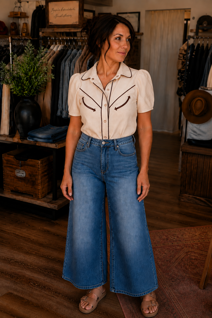 Suede Contrast Arrow Pearl Snap Puff Sleeve Top | Beige (Copy)