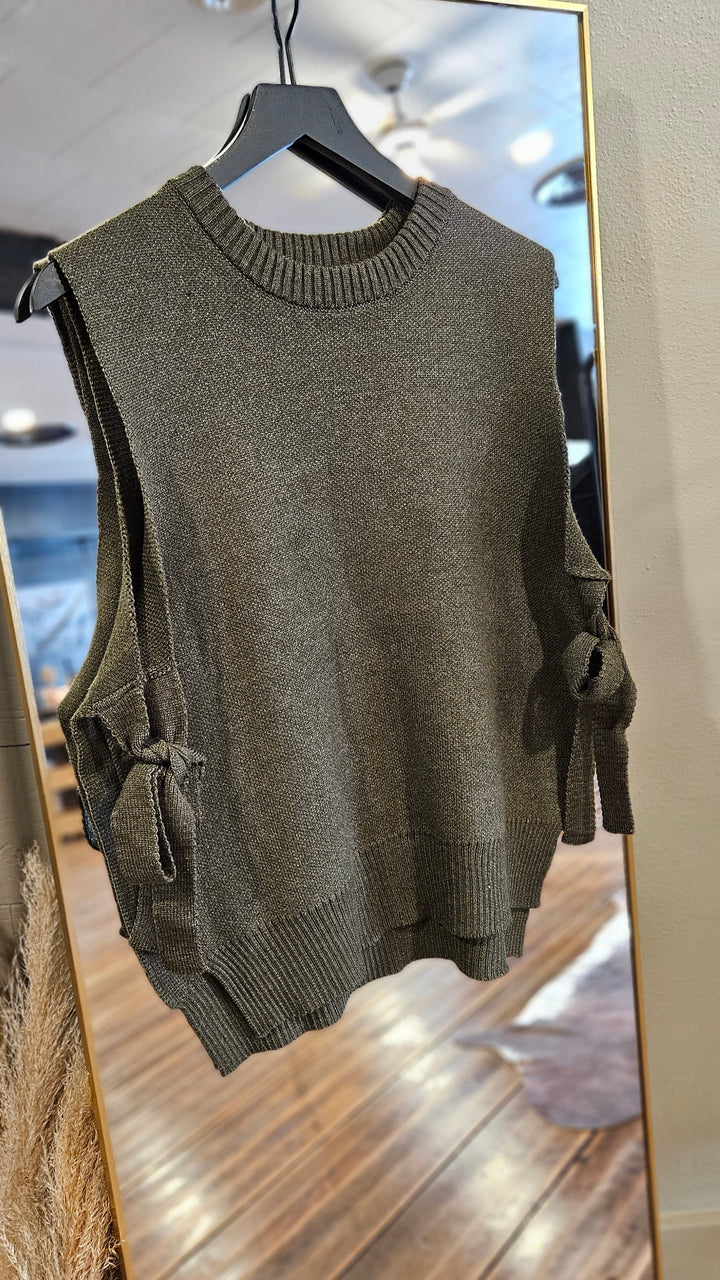 Side Tie Knit Vest | Olive